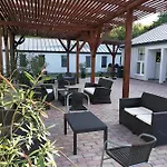 Tiszaliget Es Szallo Bed & Breakfast *