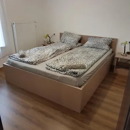 Tiszaliget Es Szallo Bed & Breakfast *